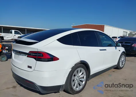 2022 Tesla Model X Plaid Tri Motor All-Wheel Drive from USA, damaged, VIN 7SAXCBE66NF332678